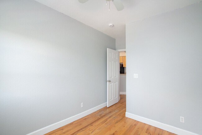 Building Photo - Cozy 1 bed 1 bath in Uptown!
