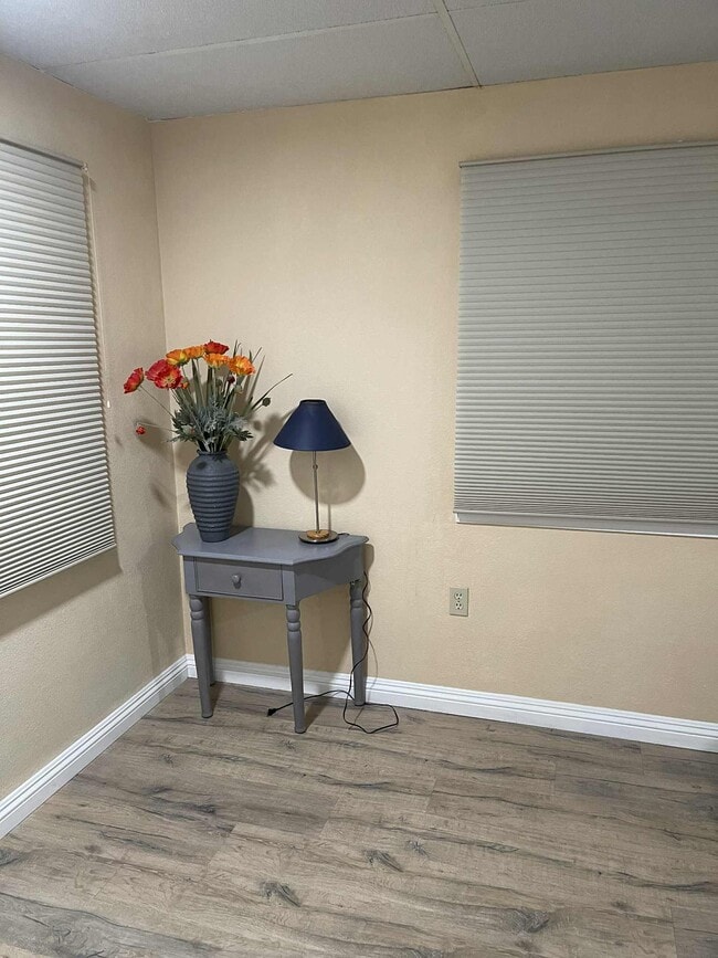 Building Photo - 1414 Western Dr