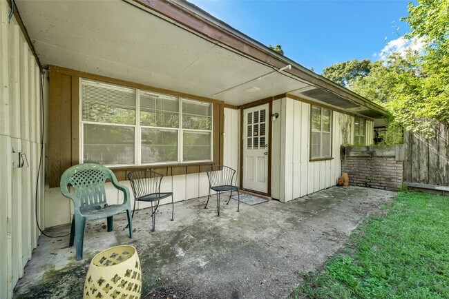 Building Photo - 1522 Baggett Ln