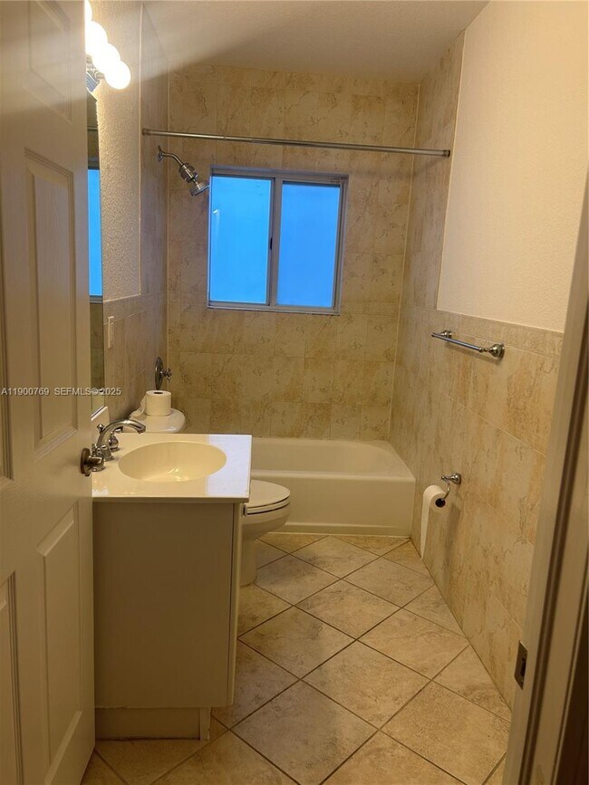 Building Photo - 3147 New York St