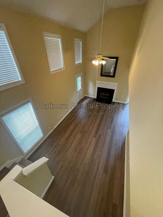 Building Photo - 810 Camelon Ct