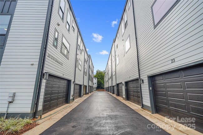 Primary Photo - 411 Charles Ave