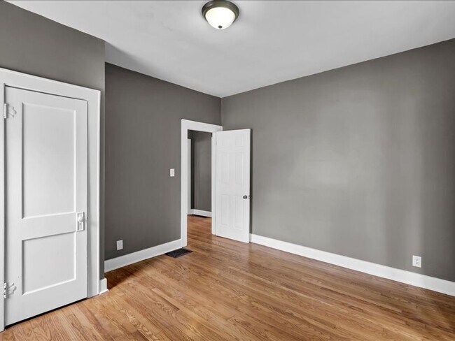 Building Photo - 3220 Grant Ave