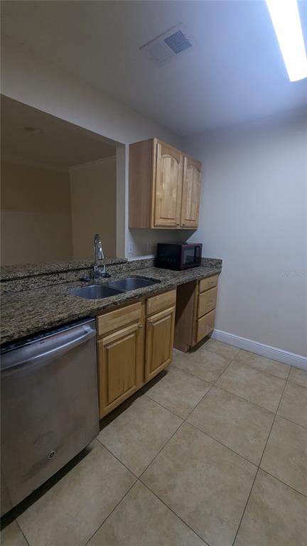 Building Photo - 2071 Dixie Belle Dr