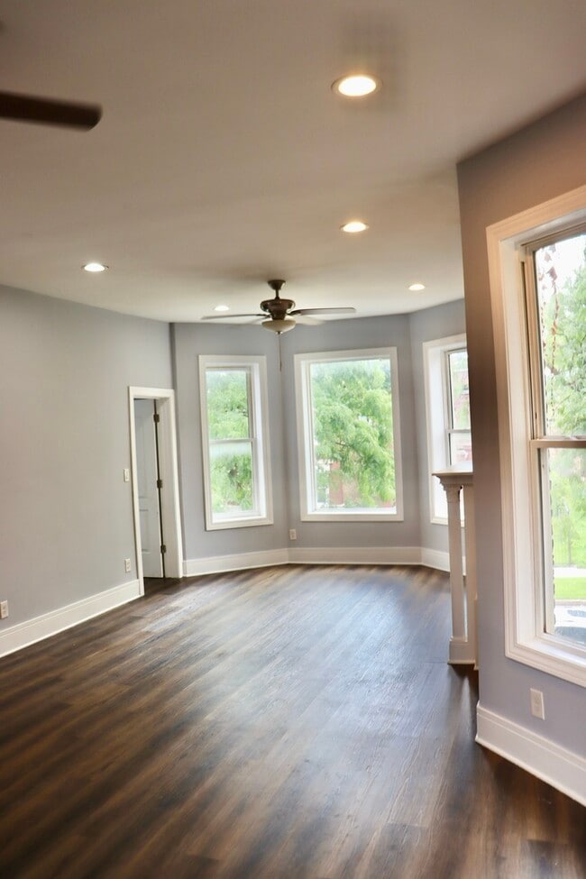 Building Photo - 5718 S Sangamon St
