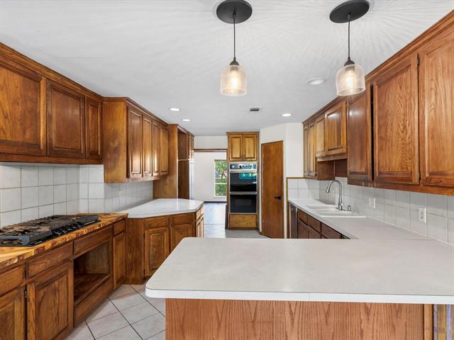 Building Photo - 1004 Overhill Dr