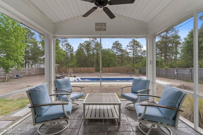 Building Photo - Welcome to this stunning 4-bedroom, 3.5-ba...