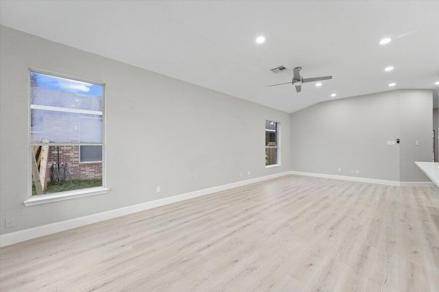 Building Photo - 21405 Naples Holw Ln