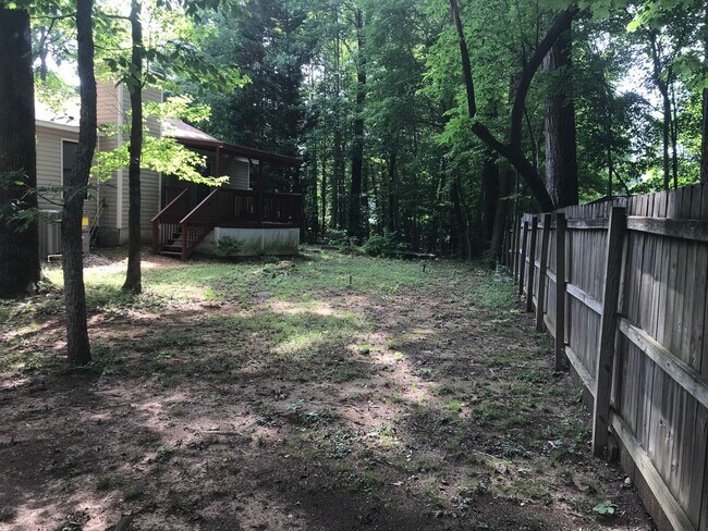 Building Photo - Nice Updated 3 bedrom 2 Bath Home in Becke...