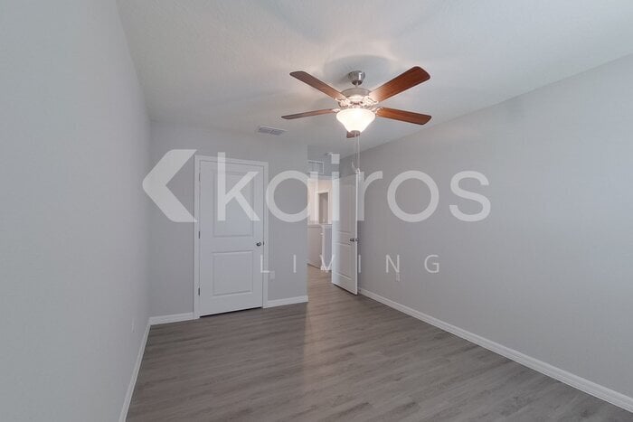 Building Photo - 8590 SW 43rd Ter
