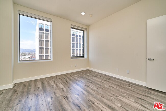 Building Photo - 3810 Wilshire Blvd