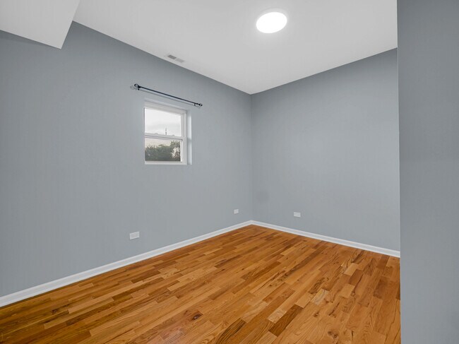 Building Photo - 2610 W 38th St