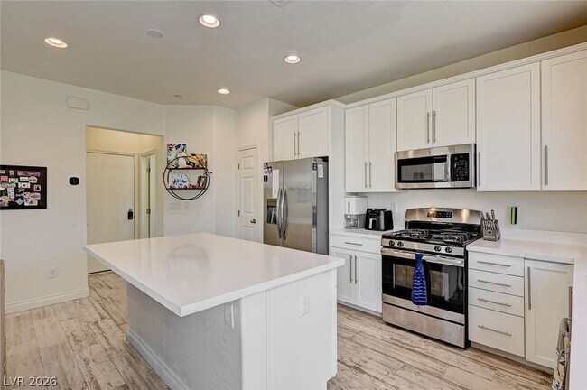 Building Photo - 6363 Amelia Ridge Ave