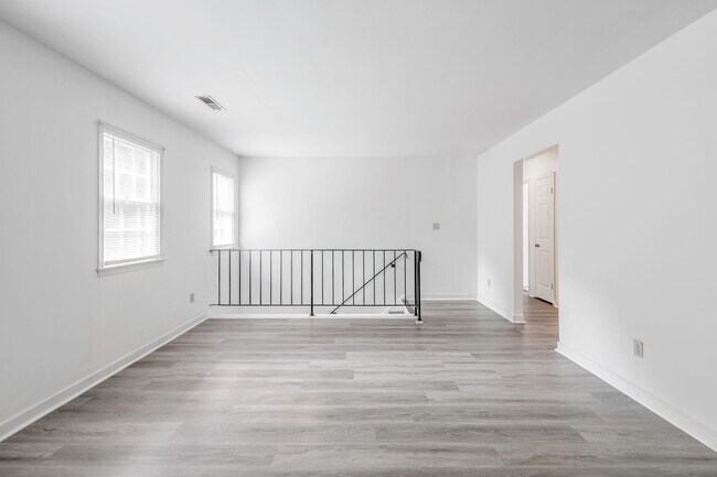 Building Photo - Great West End Two Bedroom Flat for rent