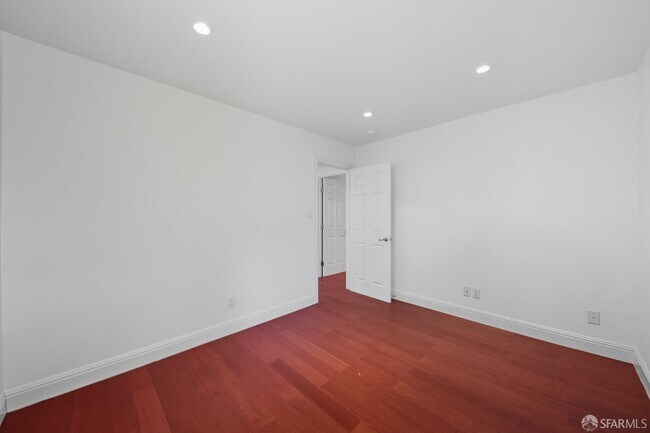 Building Photo - 2061 Ahneita Dr