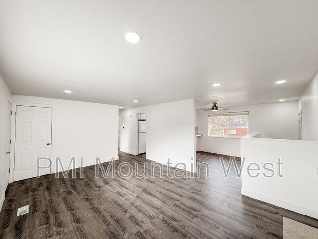 Building Photo - 1011 Claremont Dr