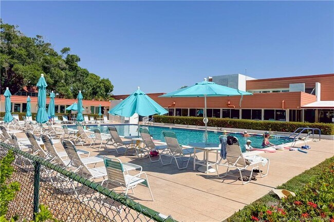 Building Photo - 2600 SE Ocean Blvd