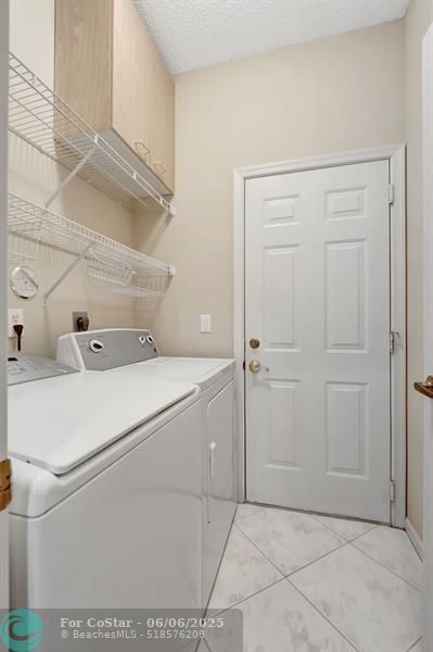 Building Photo - 11081 Springbrook Cir