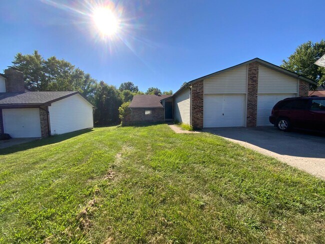 Building Photo - 421-421 N Shiloh Ave