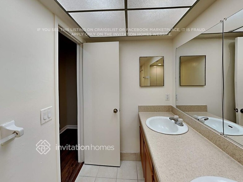 Building Photo - 6916 Sugarbush Dr