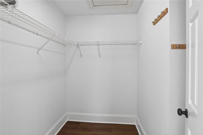 Building Photo - 1128 Ashton Bluff Dr NE