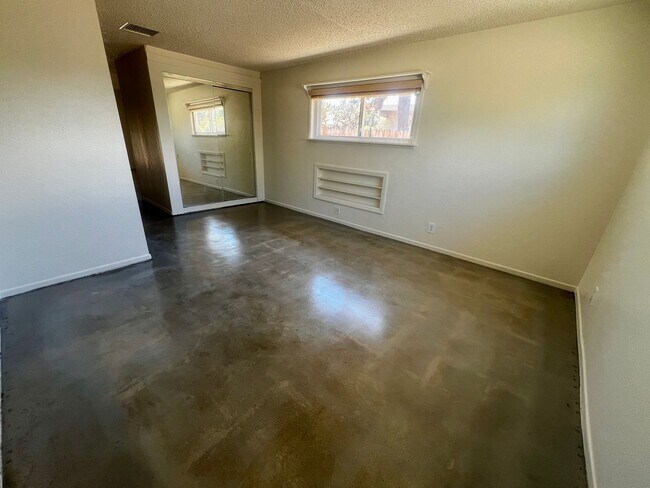 Building Photo - 56769 Joshua Dr