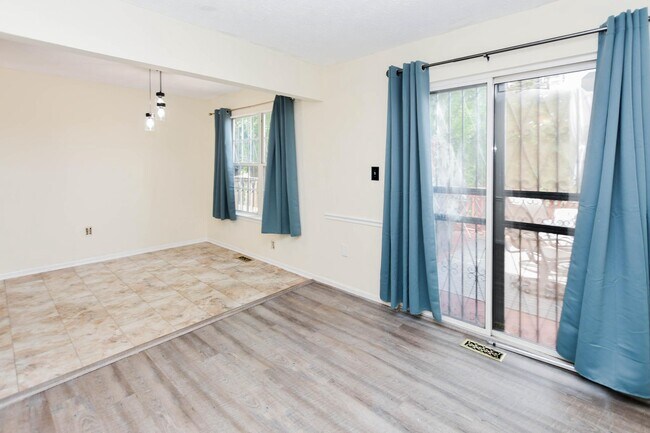 Building Photo - 1401 Deep Gorge Ct