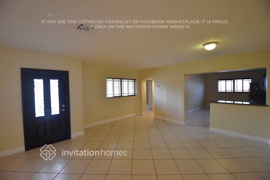Building Photo - 623 W 63rd Dr