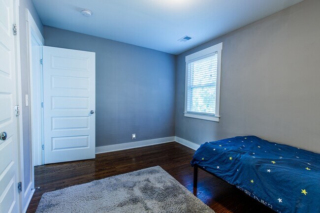 Building Photo - **APPLICATIONS APPROVED!**  Beautiful East Nashville Home on Porter for Lease!!