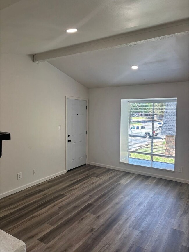 Building Photo - Charming 1BR Condo in Tulsa