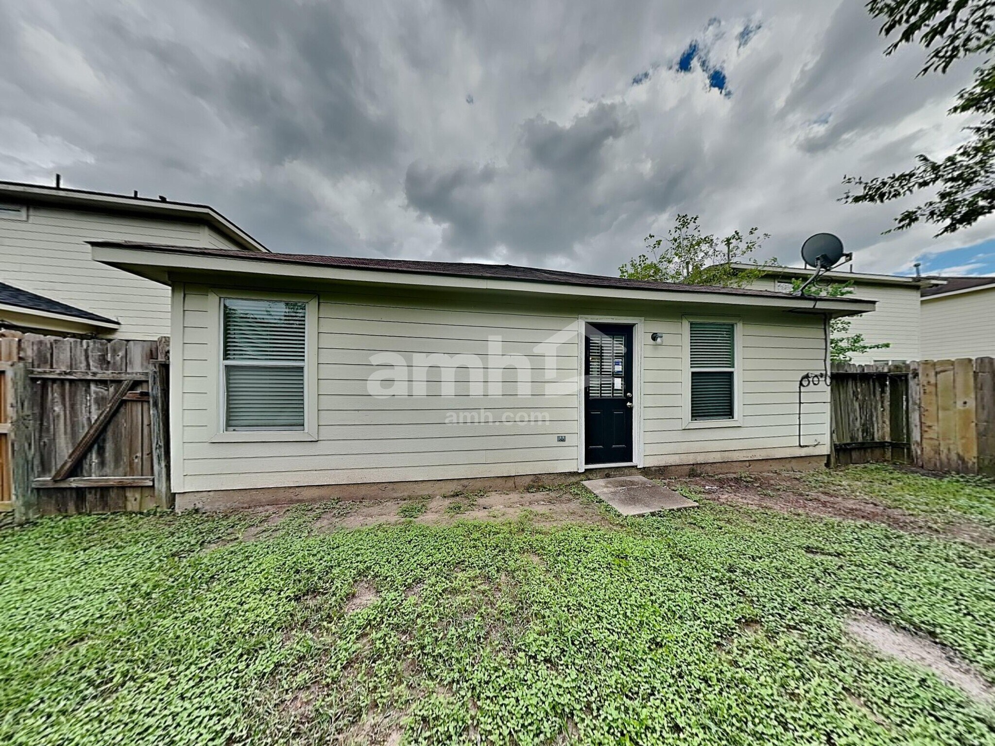 Building Photo - 11010 Heather Bluff Ln