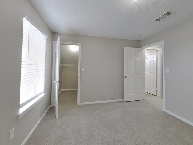 Building Photo - 3210 Kelling St