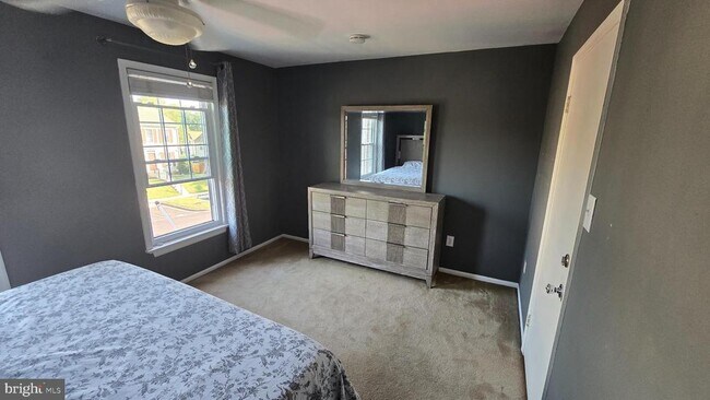 Building Photo - 6628 Ducketts Ln