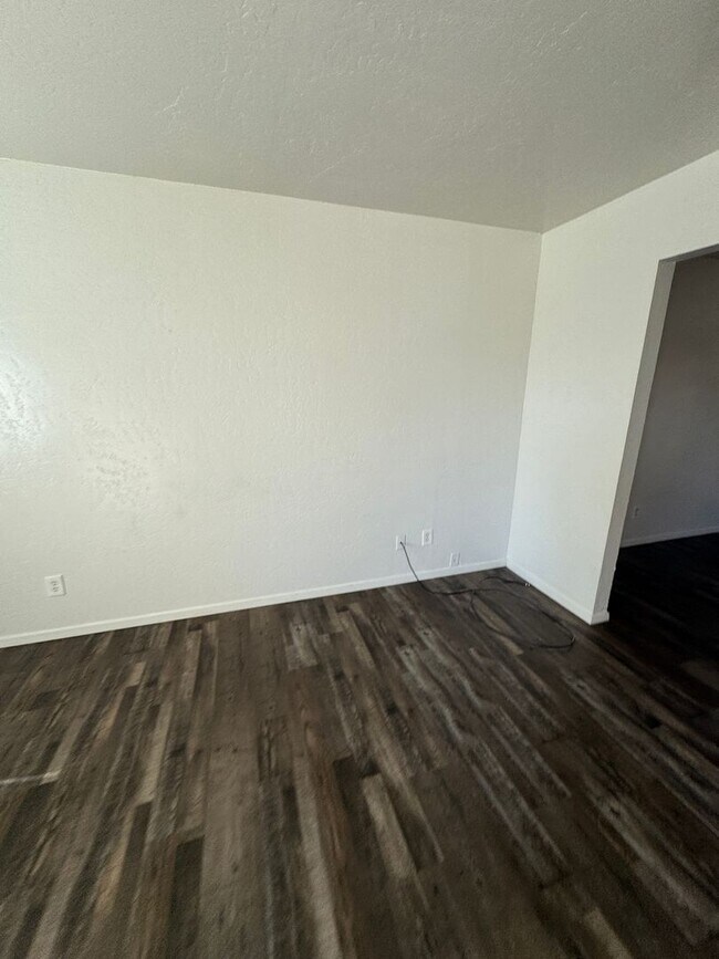 Building Photo - Bridge