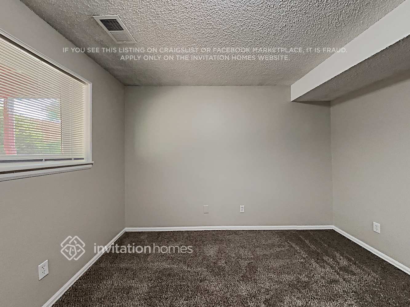 Building Photo - 9764 Columbine Ct