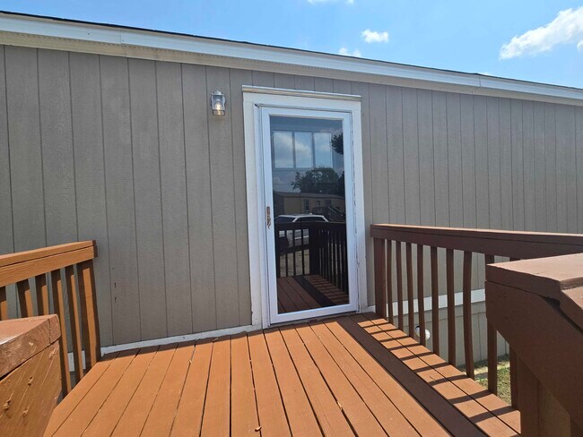 Building Photo - 709 N Collins Fwy