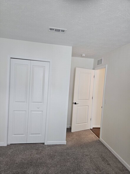 Building Photo - 1362 Maple Grove Ln