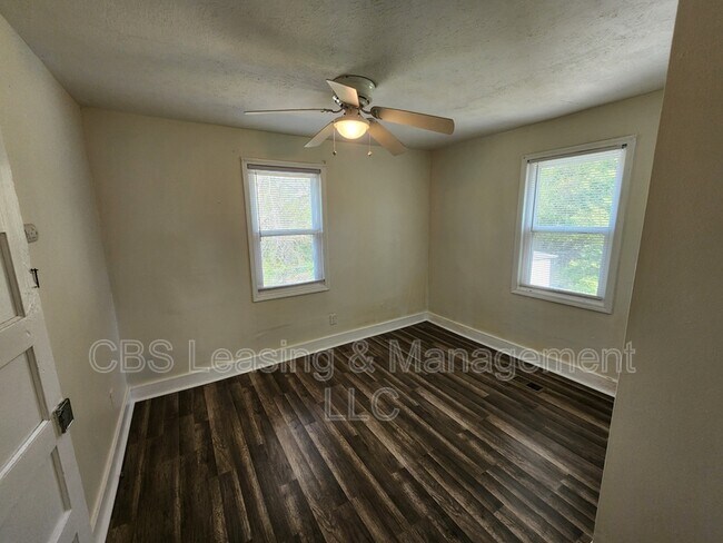 Building Photo - 1500 9th Pl