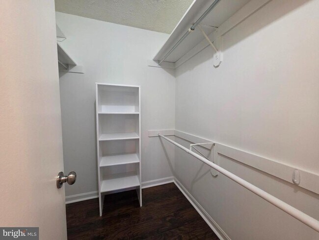 Building Photo - 58 Windbrooke Cir