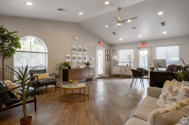 Leasing Center - Patten East