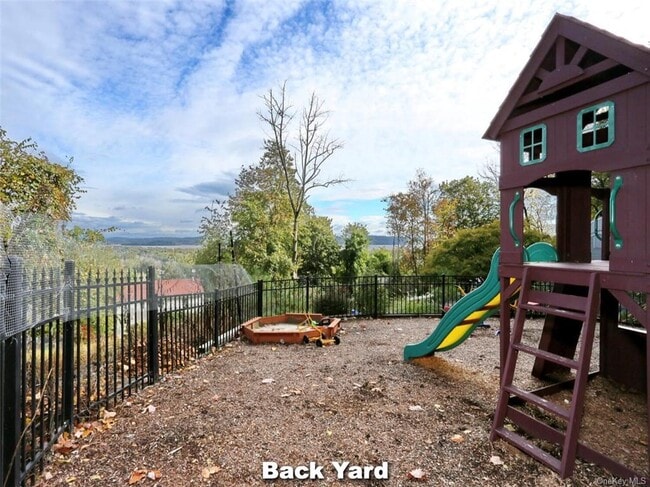 Building Photo - 239 Westside Ave