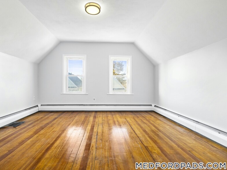 Building Photo - 42 William St