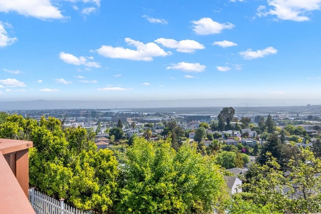 Building Photo - "Remodeled - Charming 3-Bed Sanctuary with...
