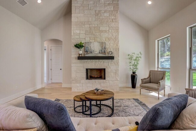 Building Photo - 1007 Meadow Wood Ter