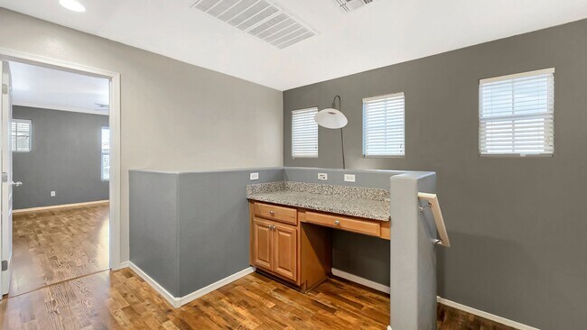 Building Photo - SOLAR home in amenity rich Verrado!