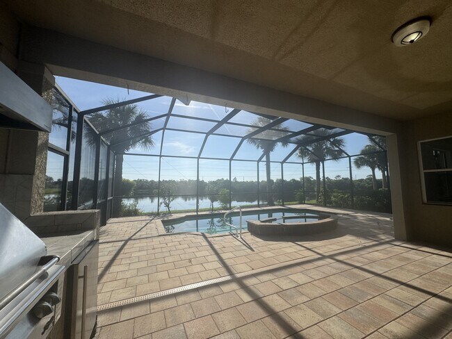 Building Photo - 333 Cipriani Way