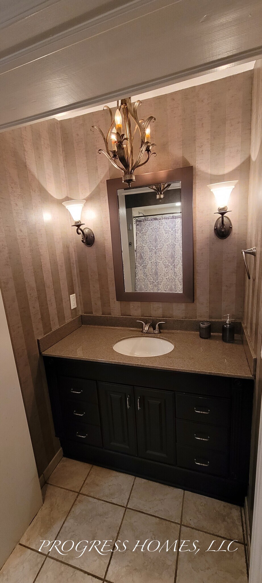 Building Photo - 402 Church St NE