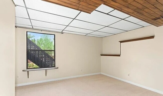 Building Photo - 13307 E Carolina Pl