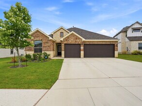 Building Photo - Spacious One-Story Living with Flex room/Office, 3-Car Garage & Designer Touches