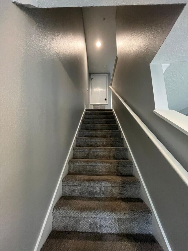 Building Photo - 410 Tradition Ln